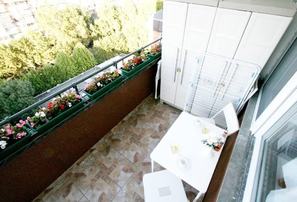 Magritte Business grade comfortable apartment. Apartment in Belgrade
