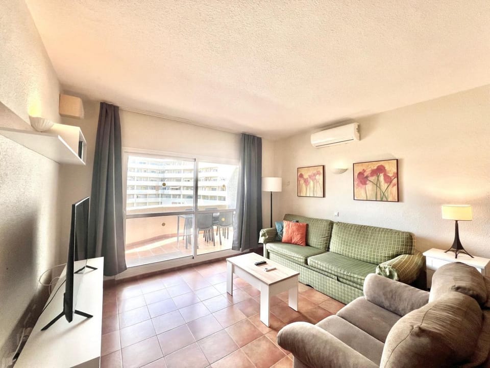 Large Apartment Side Sea View Benalbeach Apartment in Benalmadena