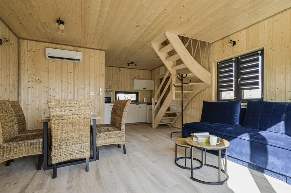 Kitchen or kitchenette, Living room, Seating area