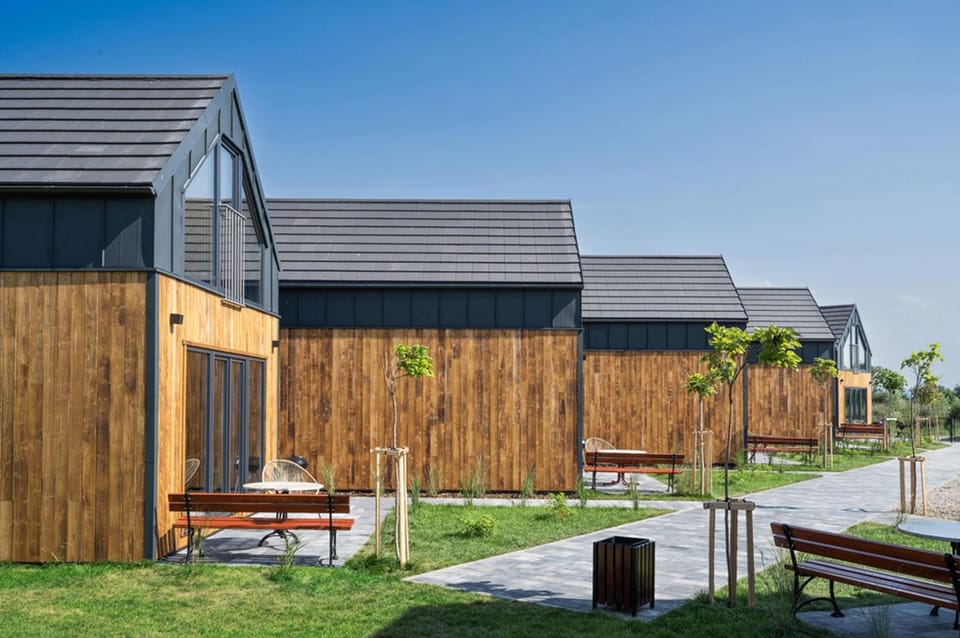 Property building, Day