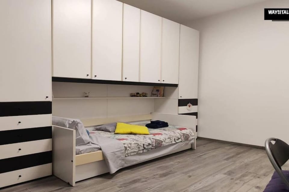 De Angeli District Apartment in Milan