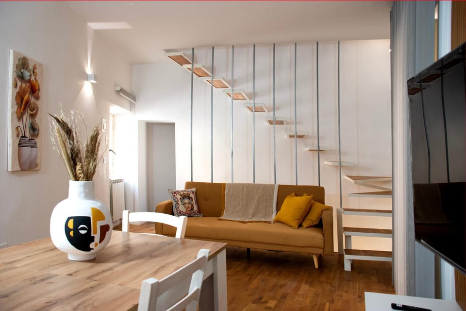 Communal lounge/ TV room, TV and multimedia, Living room, Breakfast, Lunch