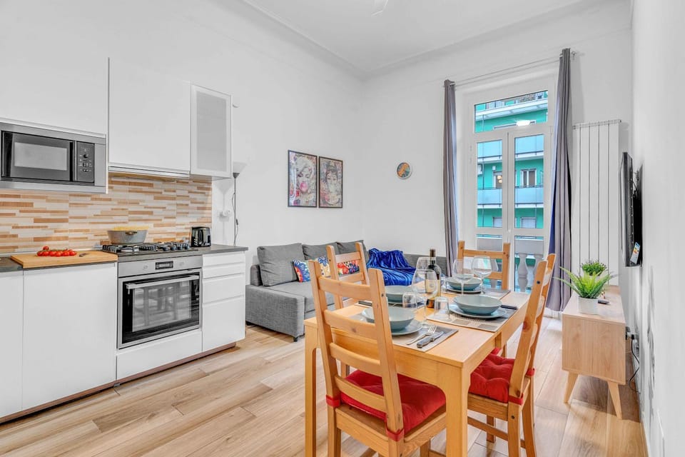 Kitchen or kitchenette, Living room, Seating area, Dining area, minibar, pet friendly, stove, toaster