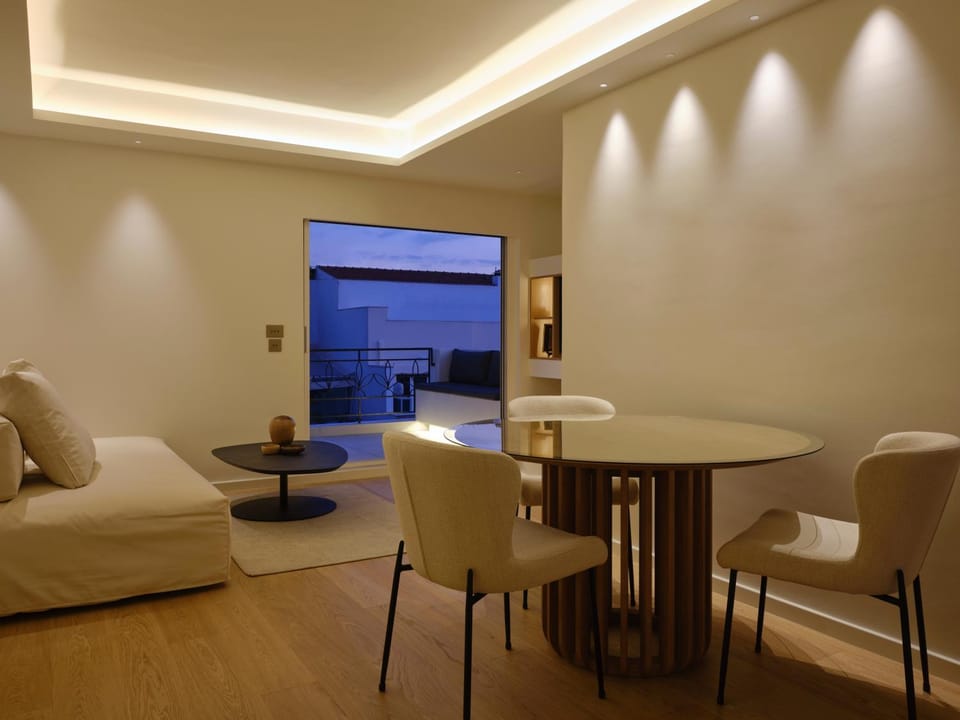 Living room, Seating area