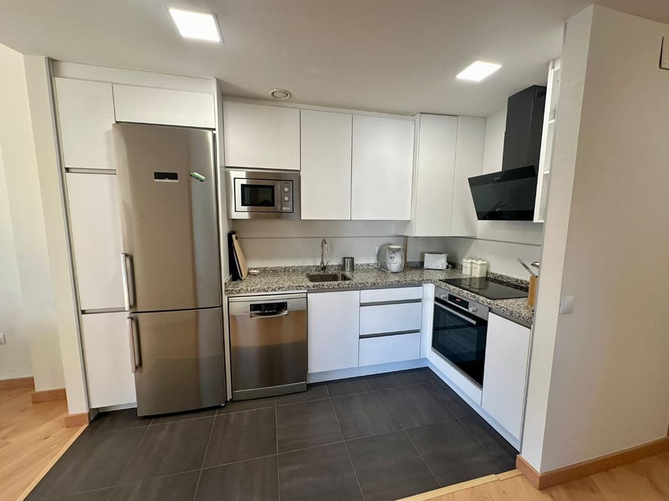 Coffee/tea facilities, Kitchen or kitchenette, dishwasher, minibar, pet friendly, stove