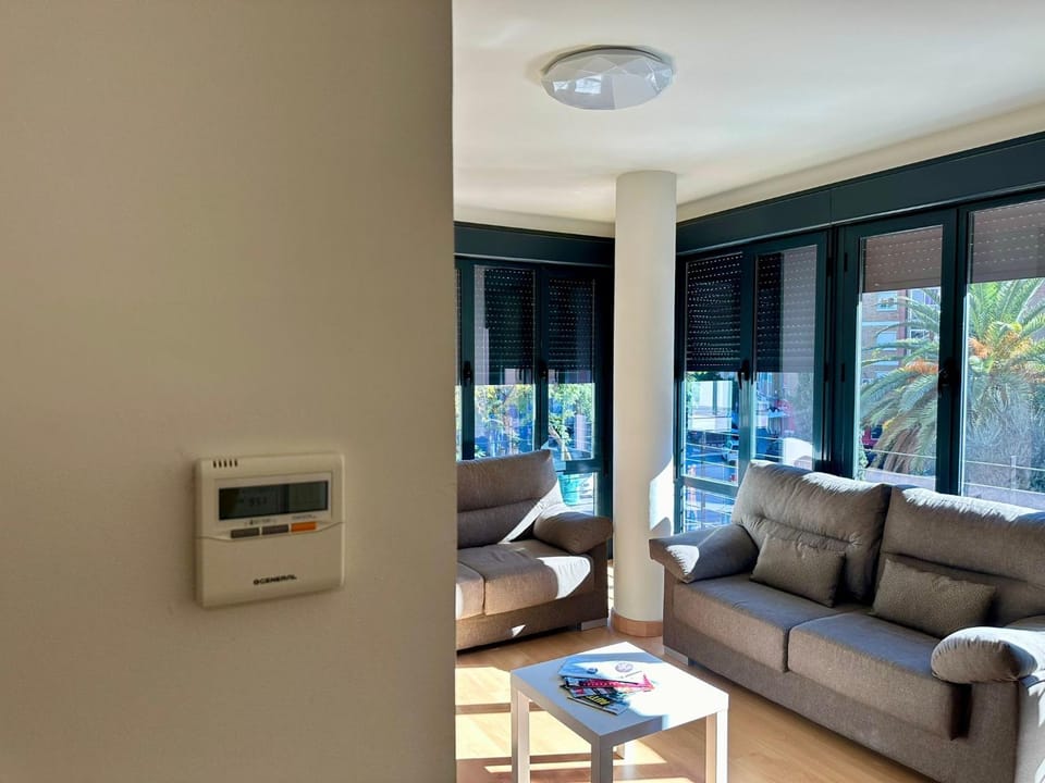TV and multimedia, Living room, Seating area, air conditioner