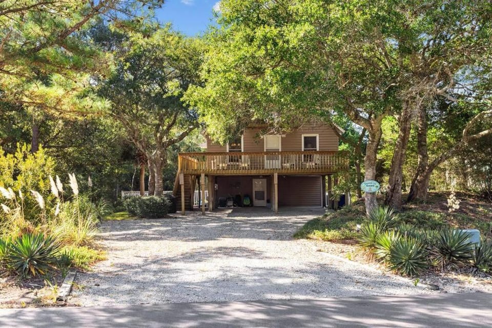 Why Knot Getaway. Emerald Isle Oasis House in Emerald Isle