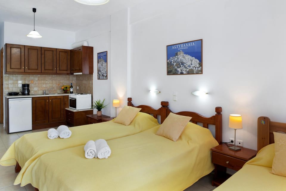 Property building, Living room, Bedroom