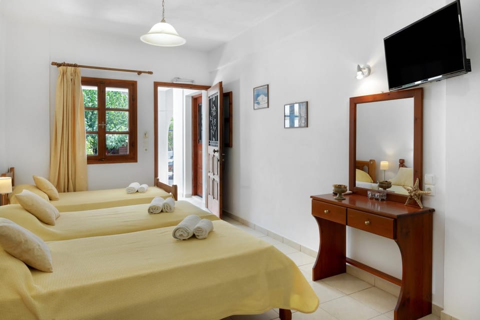 Property building, Living room, Bedroom