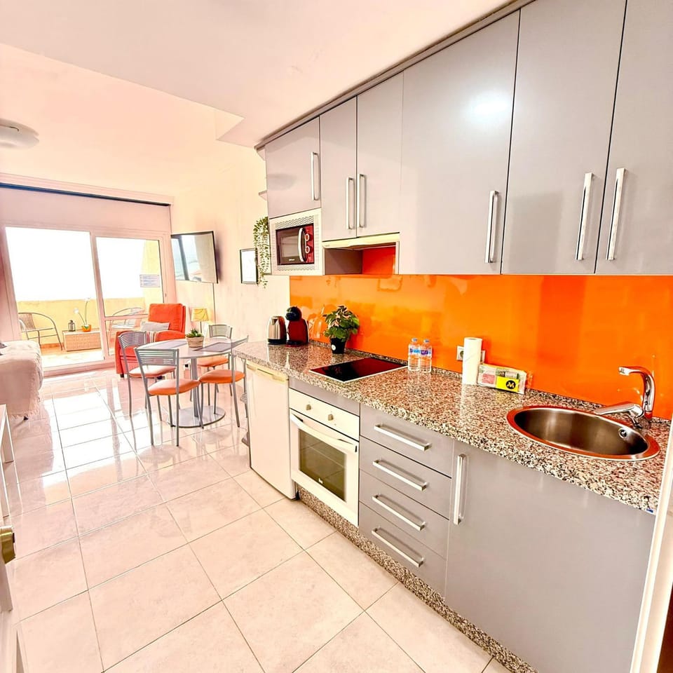 Spacious Studio in Benalbeach with sea views Apartment in Benalmadena