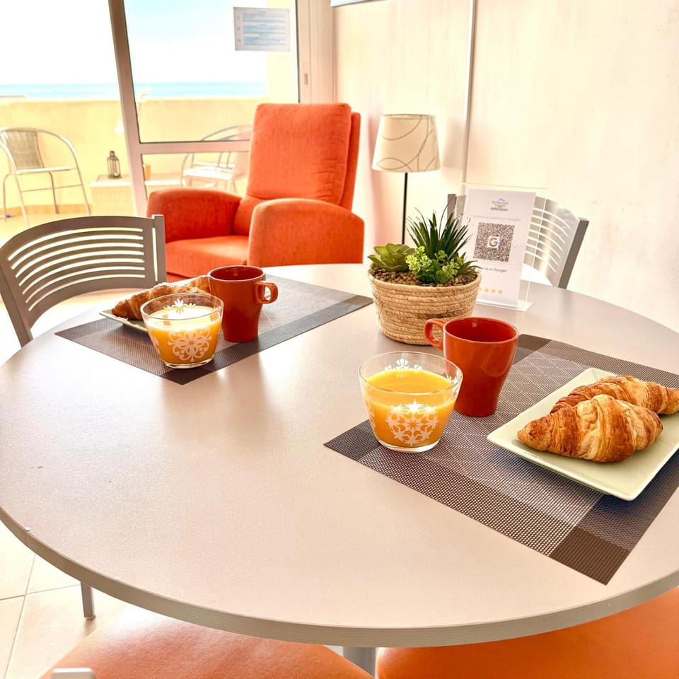 Spacious Studio in Benalbeach with sea views Apartment in Benalmadena
