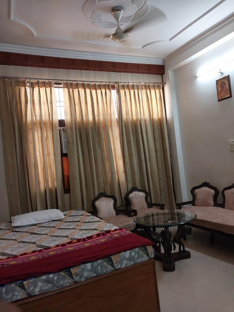 Bed, Photo of the whole room, Bedroom