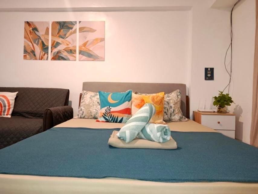 Affordable Family Studio Condo near Mactan Airport by A&C Apartment in Lapu-Lapu City