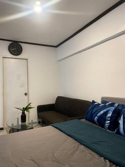 Affordable Family Studio Condo near Mactan Airport by A&C Apartment in Lapu-Lapu City