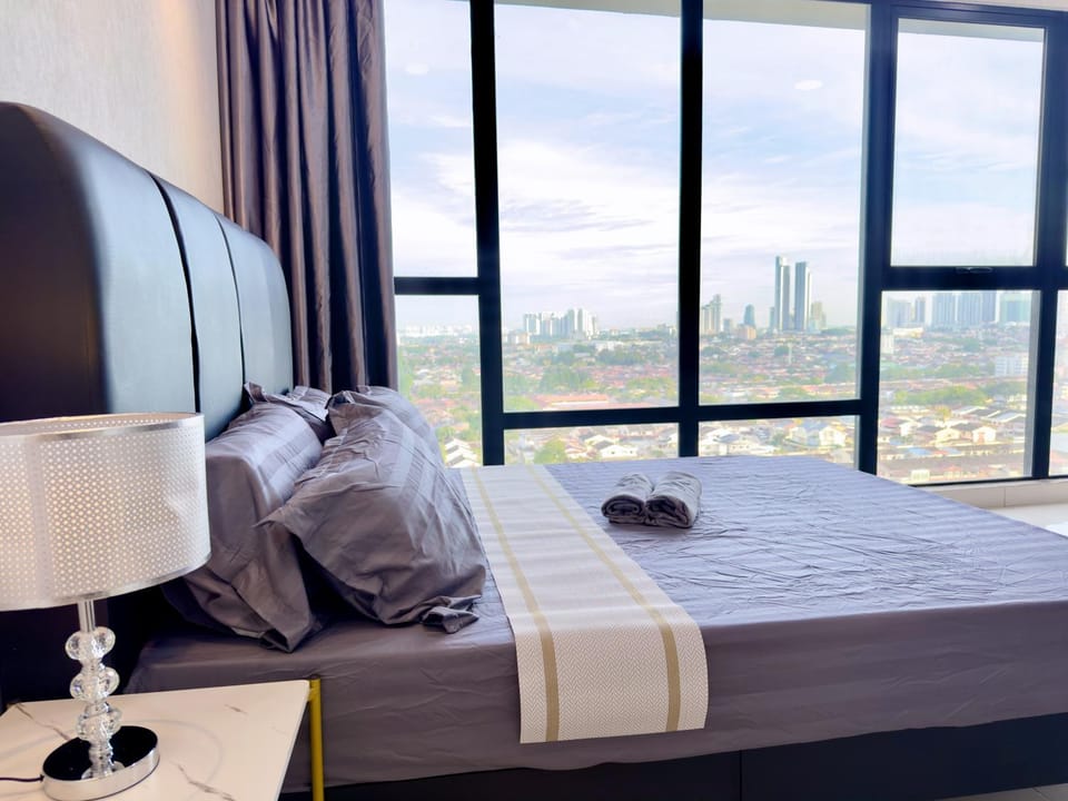 MidValley Southkey Mosaic 6-9pax Netflix-SmartTV70inch Apartment hotel in Johor Bahru