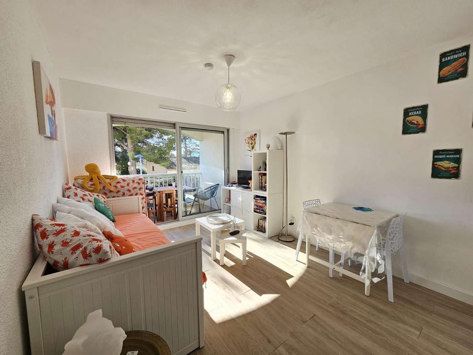 Studio cosy, WIFI, climatiseur, plage à pied Apartment in La Seyne-sur-Mer