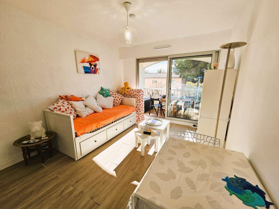 Studio cosy, WIFI, climatiseur, plage à pied Apartment in La Seyne-sur-Mer