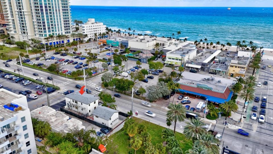 Neighbourhood, Bird's eye view, Beach