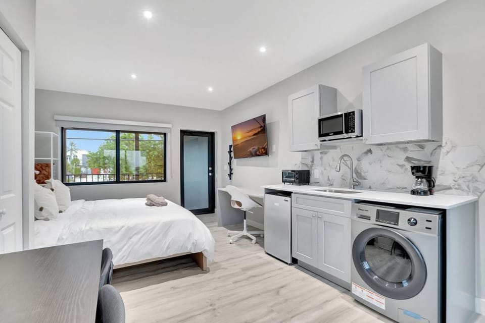 Bed, Coffee/tea facilities, Bedroom, minibar, washing machine