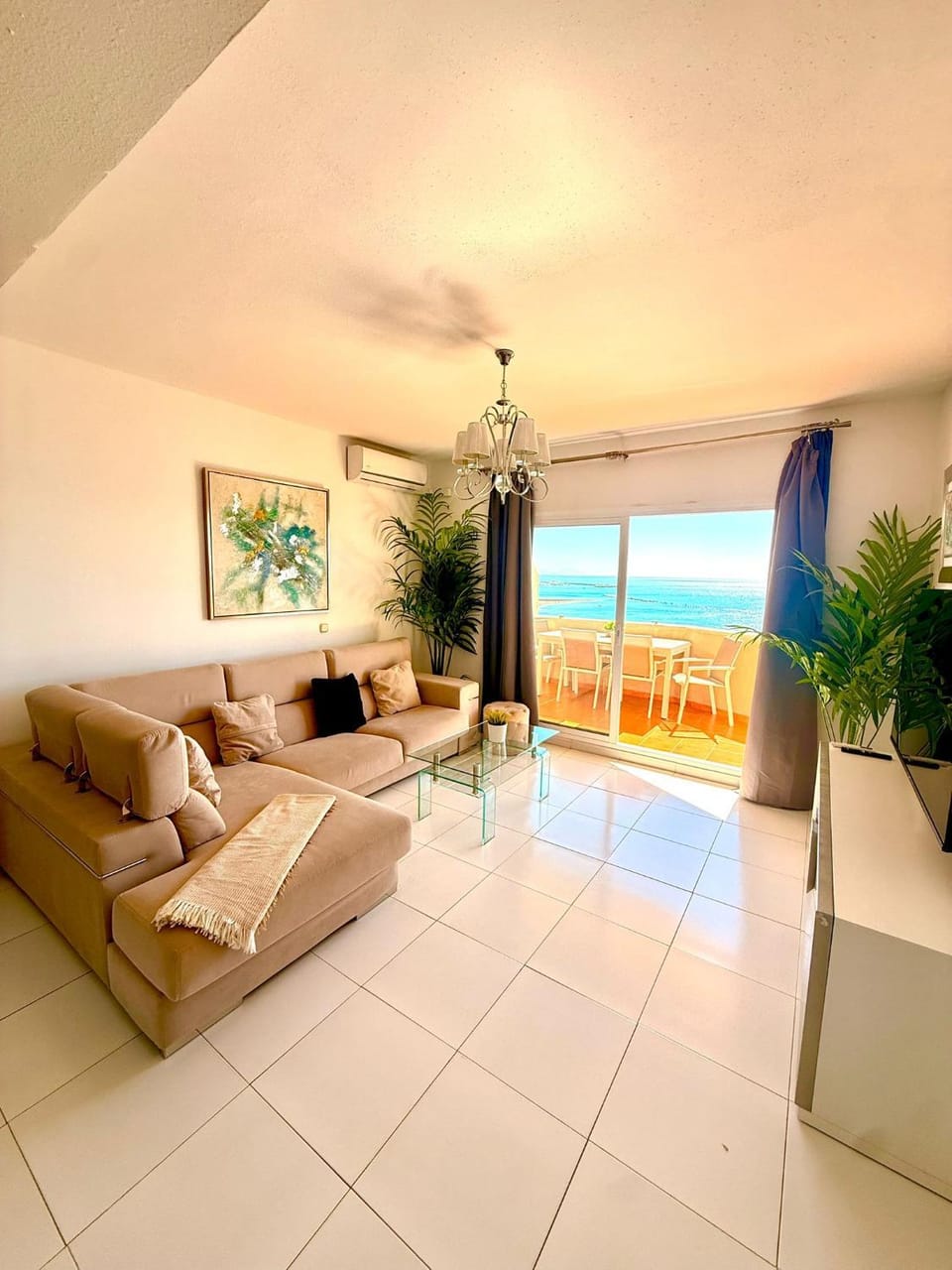 Large Deluxe Front Sea View Apartment Benalbeach Apartment in Benalmadena