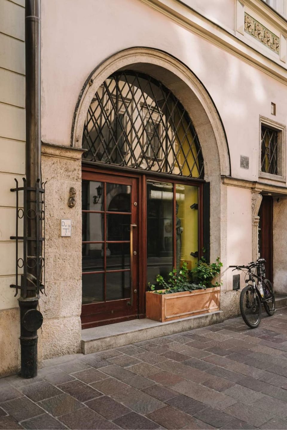 Property building, Facade/entrance