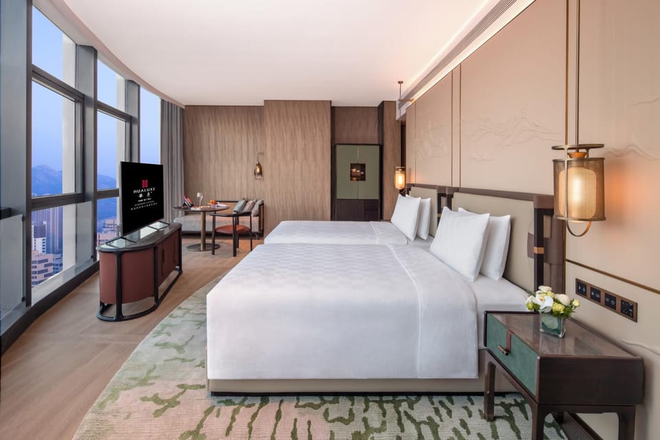 Bed, TV and multimedia, Photo of the whole room, Seating area, Bedroom