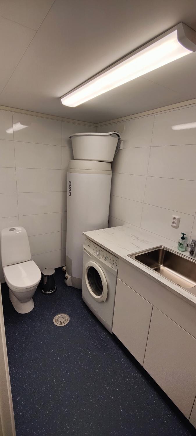 Toilet, washing machine