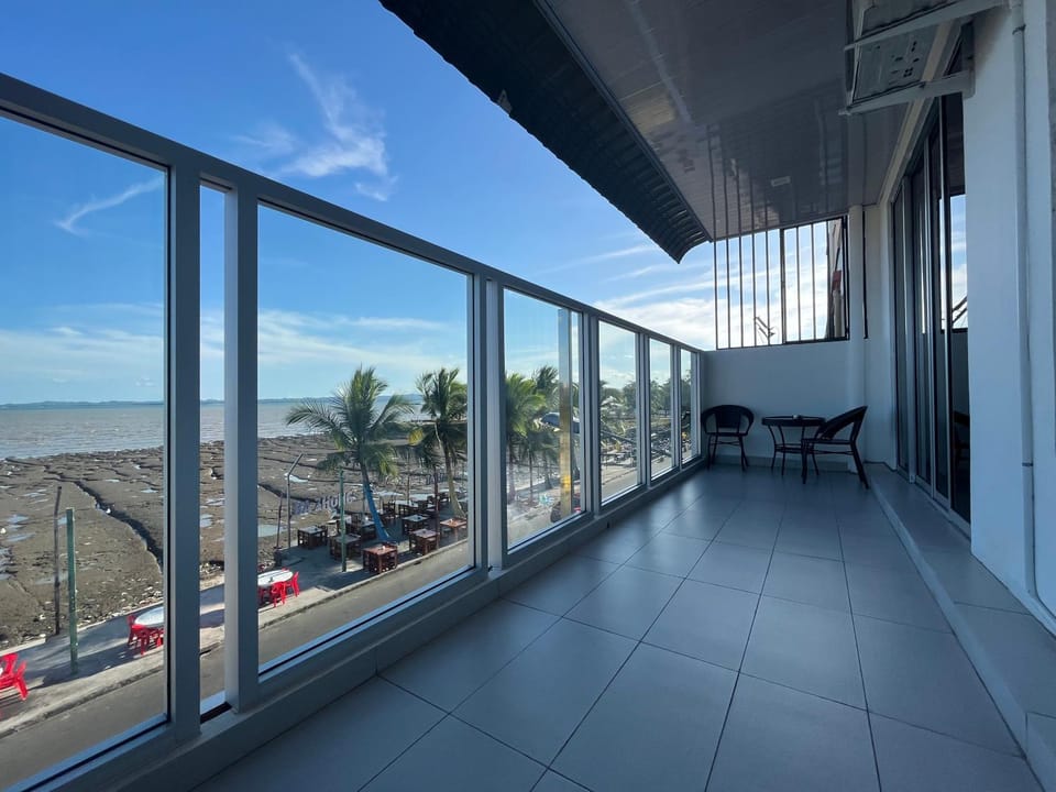 View (from property/room), Balcony/Terrace, Sea view