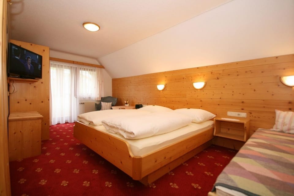 Day, Photo of the whole room