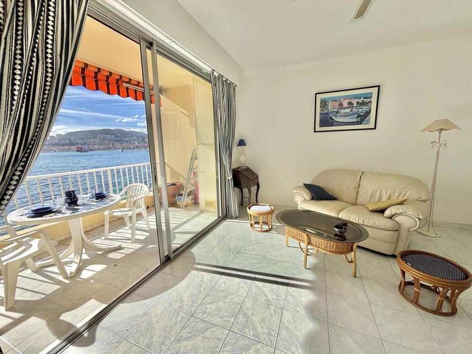 Living room, Sea view