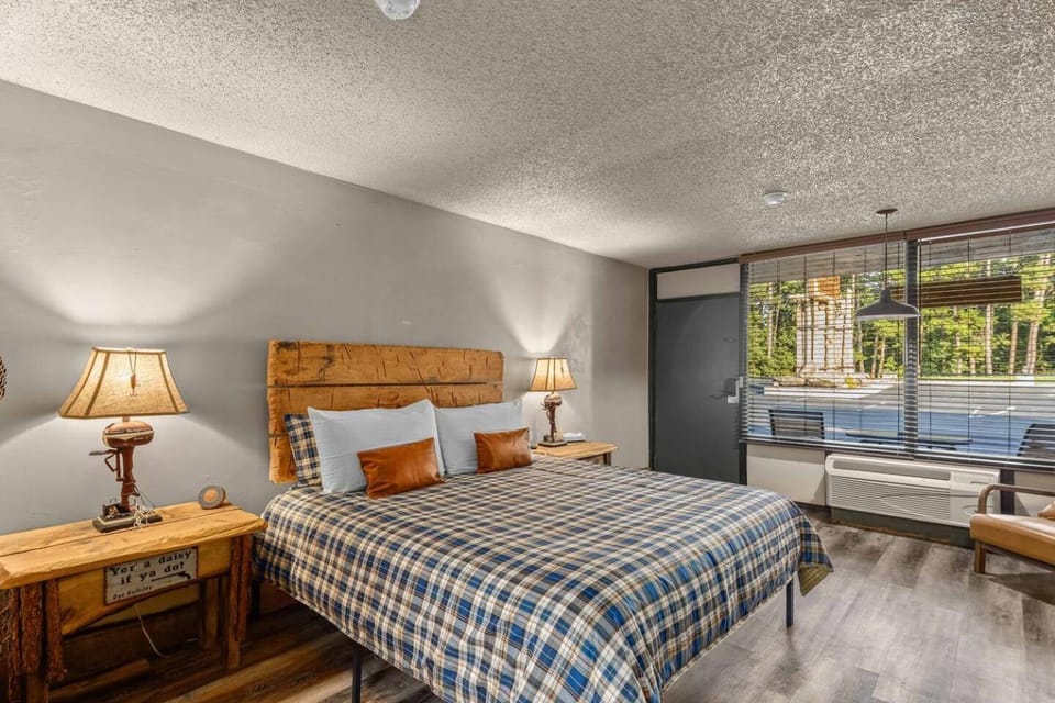 Stonegate Lodge W Pool & Outdoor Firepits Room #201 Apartment in Eureka Springs