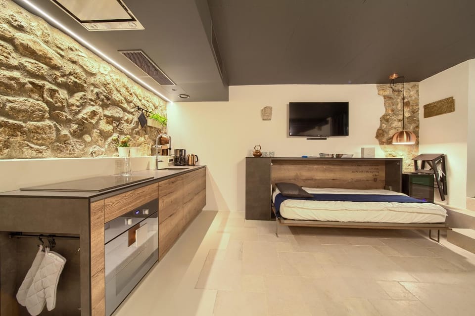 Bed, TV and multimedia