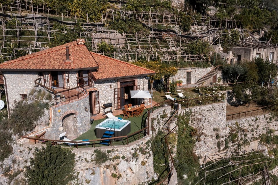 Property building, Day, Natural landscape, Bird's eye view, Balcony/Terrace, Pool view