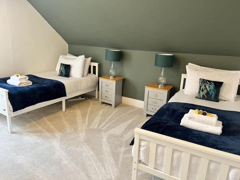 8 person home in Hoylake - The Wirral Peninsula House in Wirral