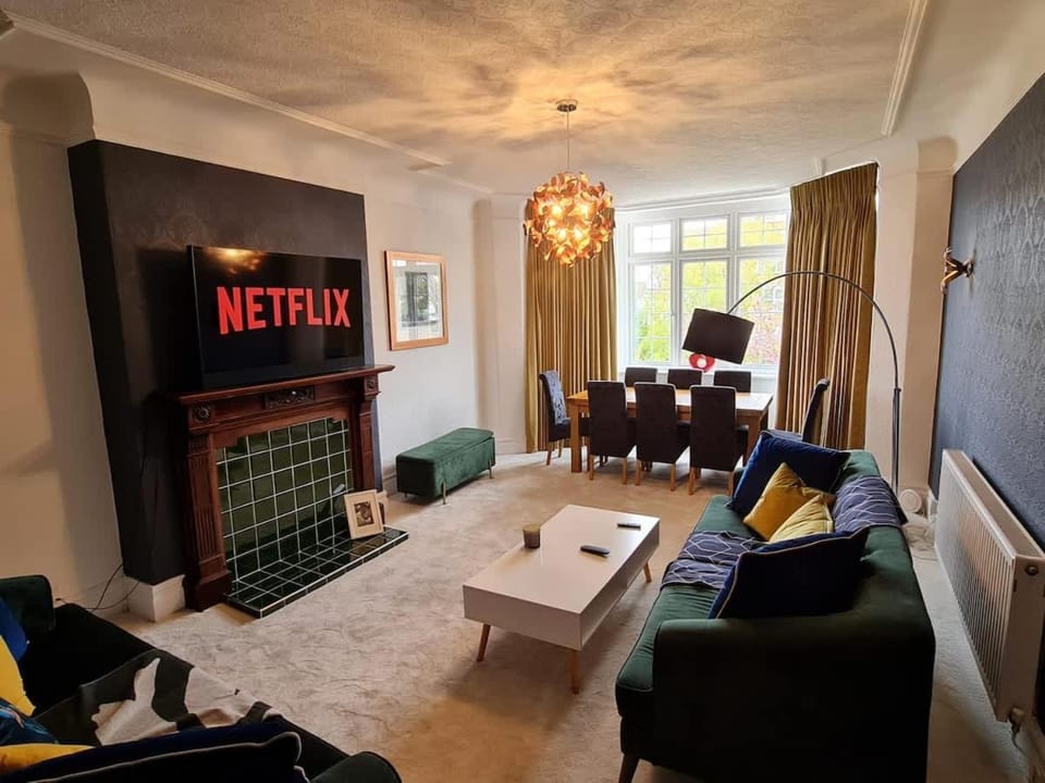 8 person home in Hoylake - The Wirral Peninsula House in Wirral