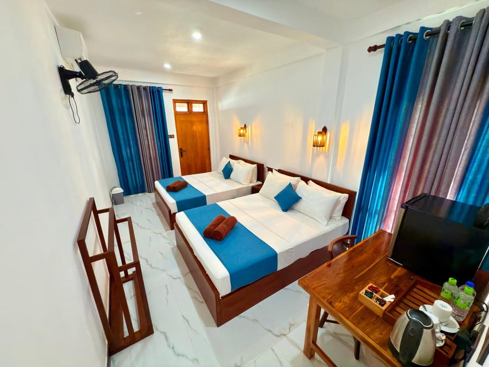 Bed, towels