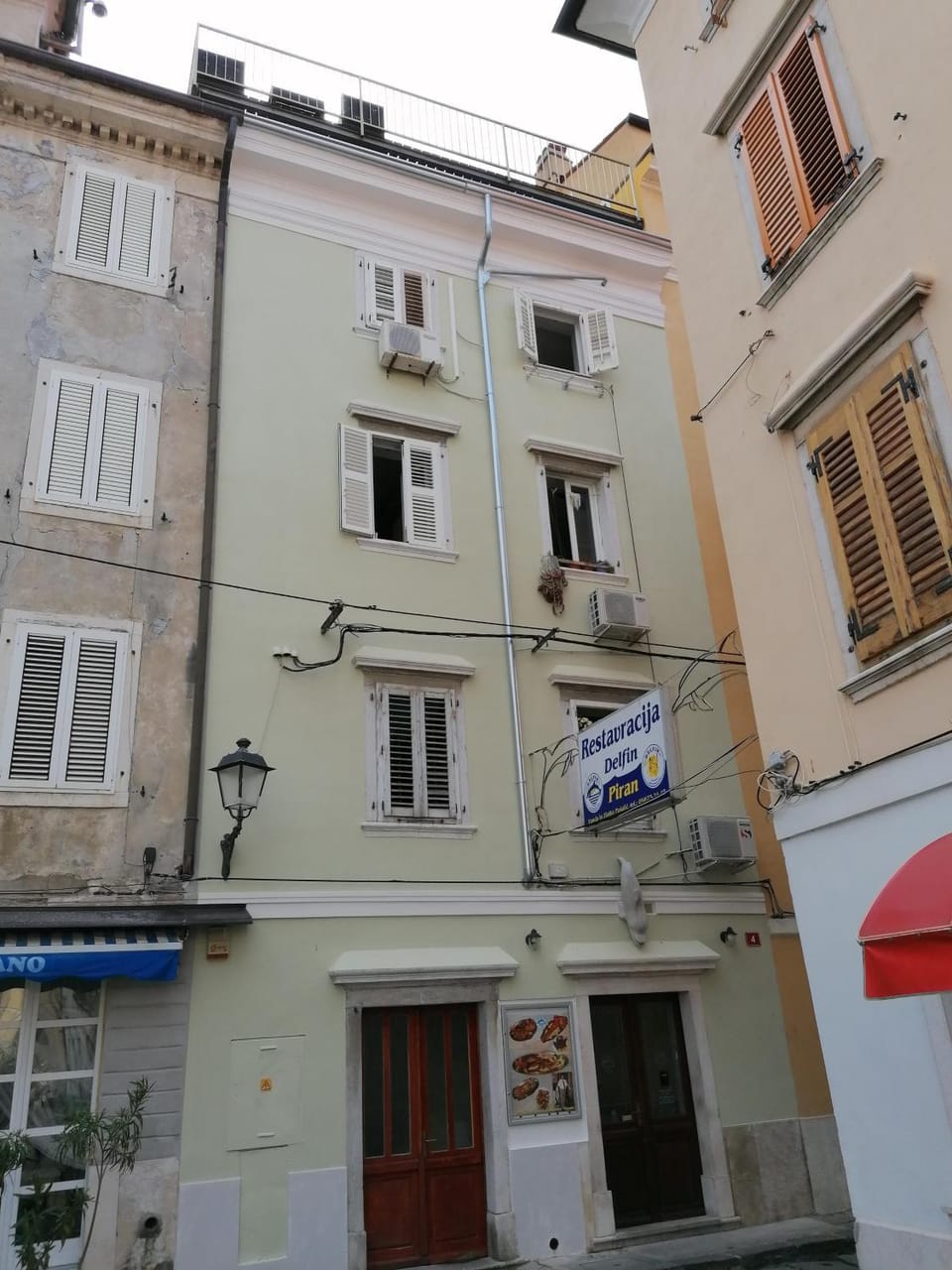 Property building, Facade/entrance