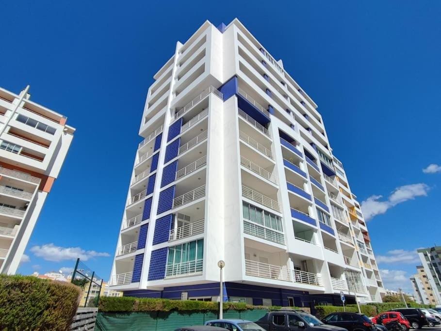 Mountain View, Portimão, Praia da Rocha, AC&WiFi Apartment in Portimao