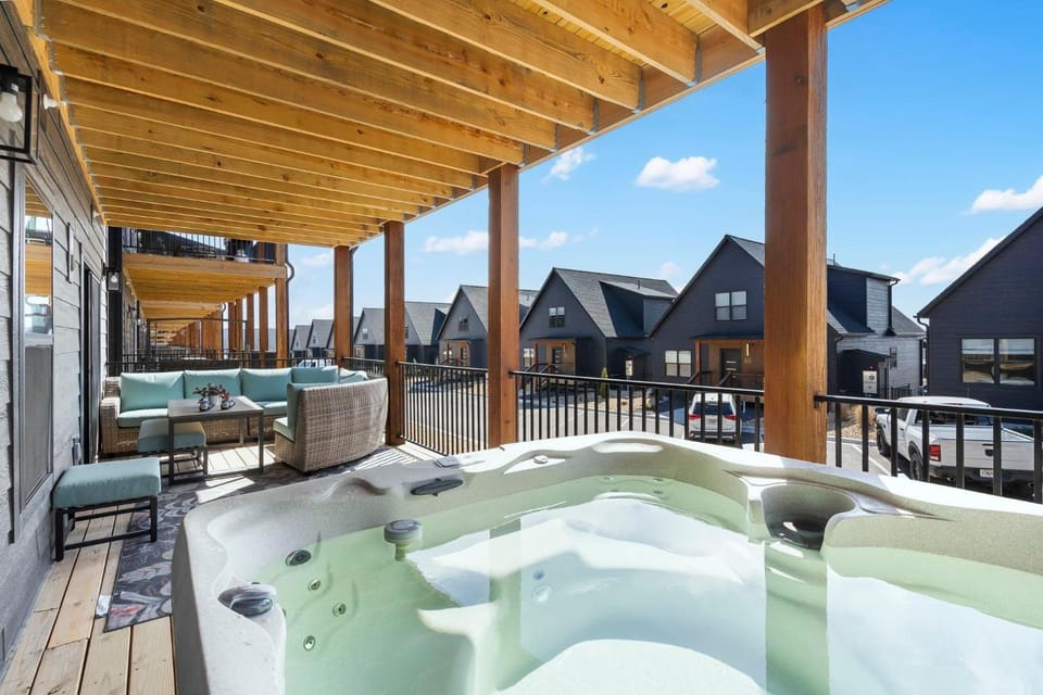 Moonlight View at Table Rock Lake House in Ridgedale