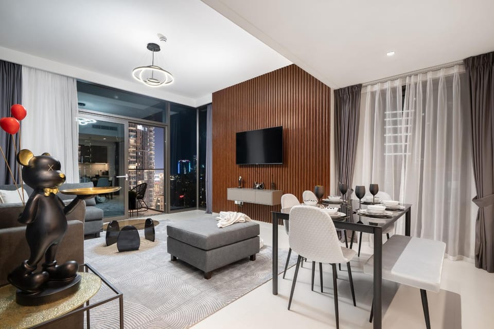 Living room, Dining area