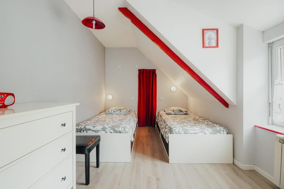 Property building, Living room, Bedroom