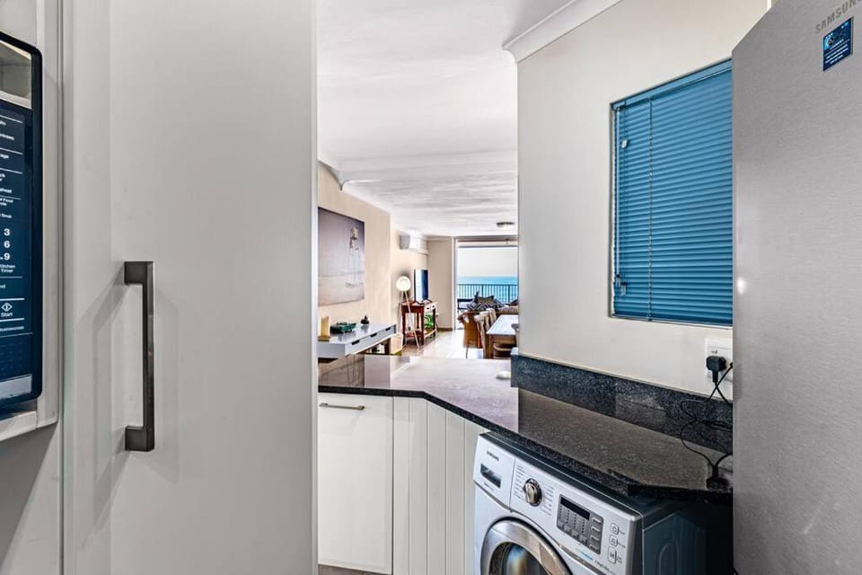 Sunny Beach Front Apartment Apartment in Dolphin Coast