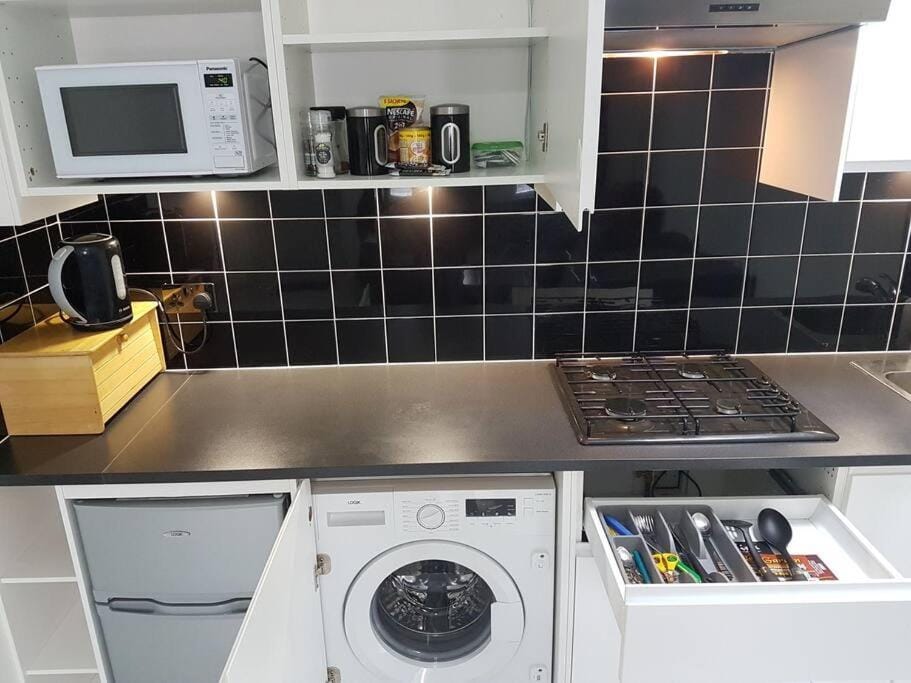 Contemporary ground flr maisonette- Entire place Apartment in Pinner