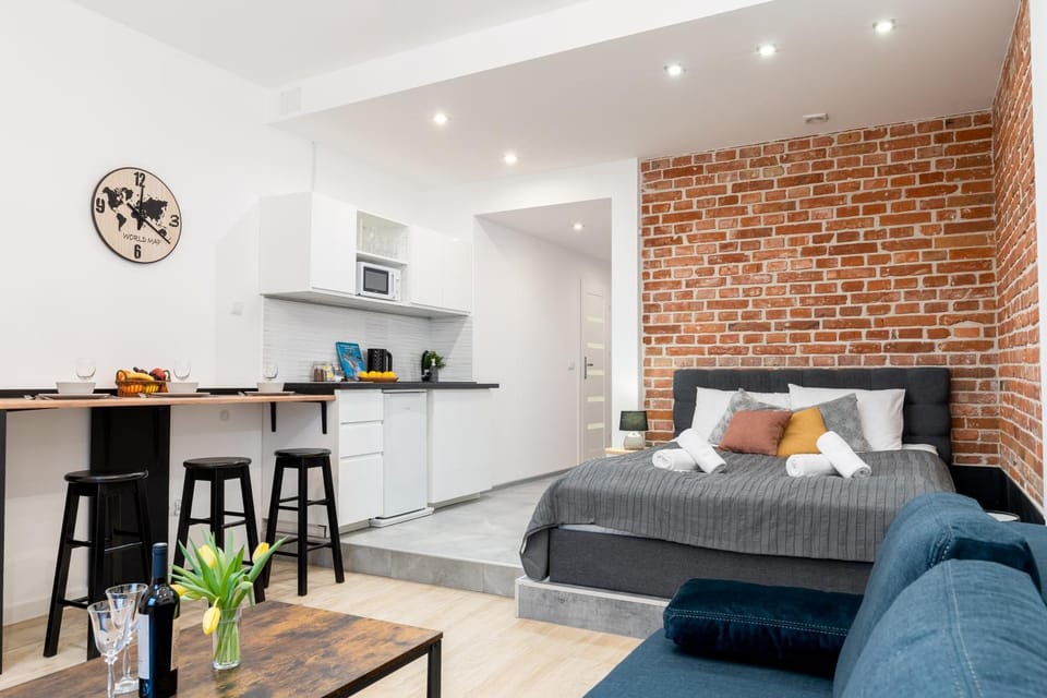 Kitchen or kitchenette, Dining area, minibar, stove