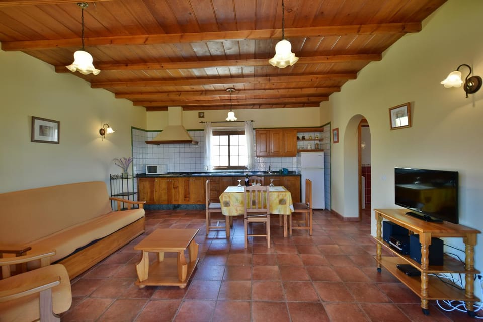 Day, TV and multimedia, Kitchen or kitchenette, Living room, Dining area