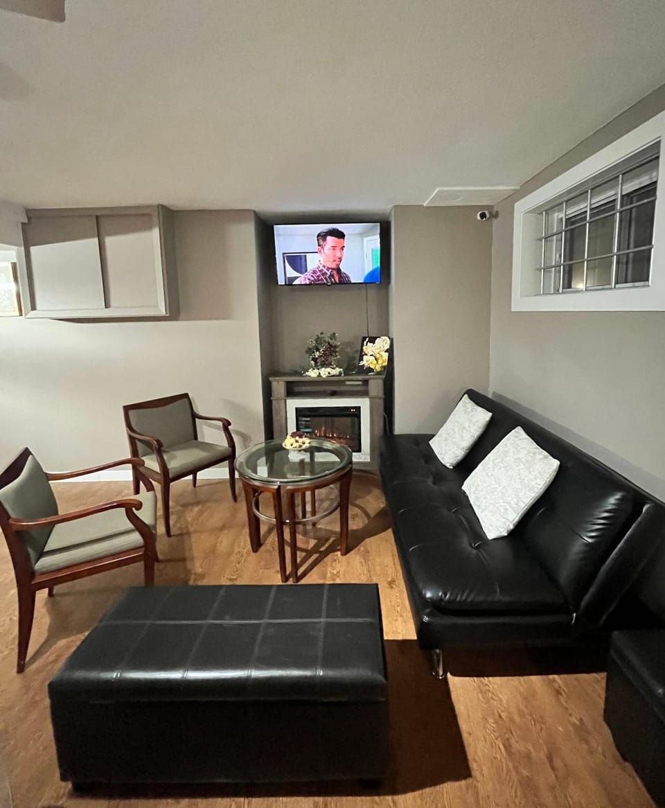 Communal lounge/ TV room, Seating area