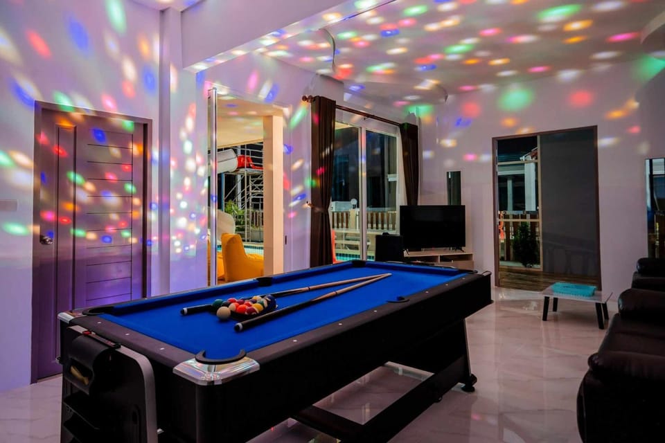Communal lounge/ TV room, Communal lounge/ TV room, Billiard, Game Room, Game Room, TV and multimedia, Evening entertainment