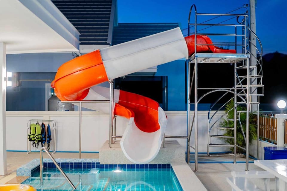 Pool view, Swimming pool