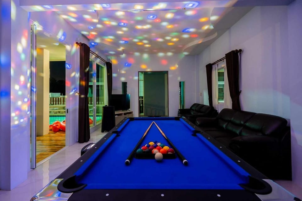 Communal lounge/ TV room, Billiard, Game Room, Evening entertainment