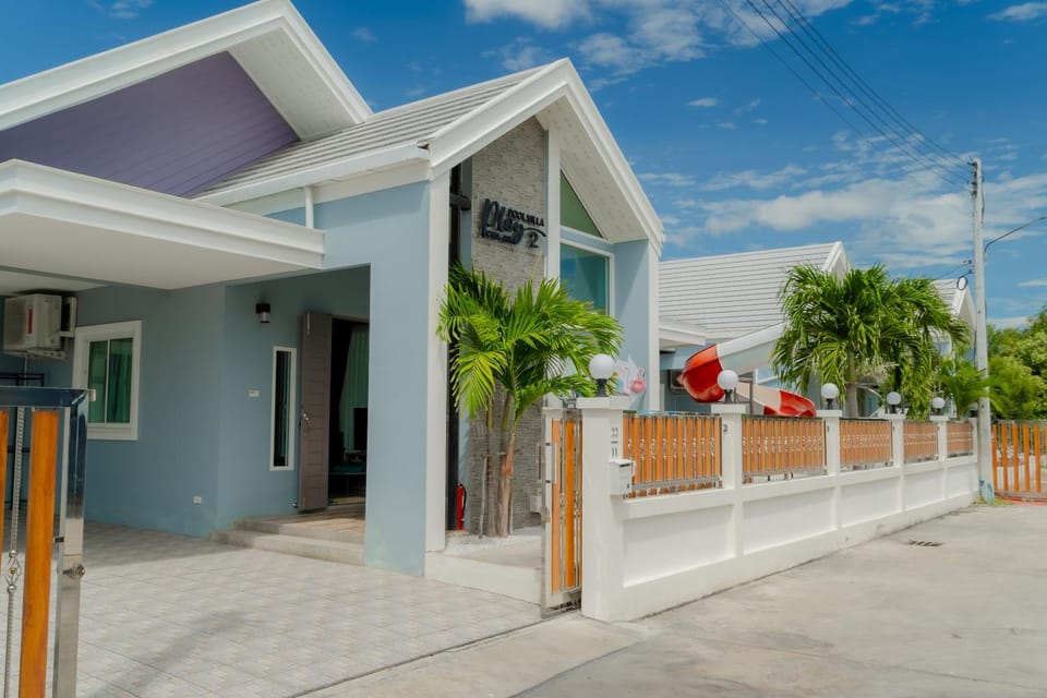 พลอยพูลวิลล่า ชะอำ 2 Poolvilla Cha-am 2 Villa in Thailand